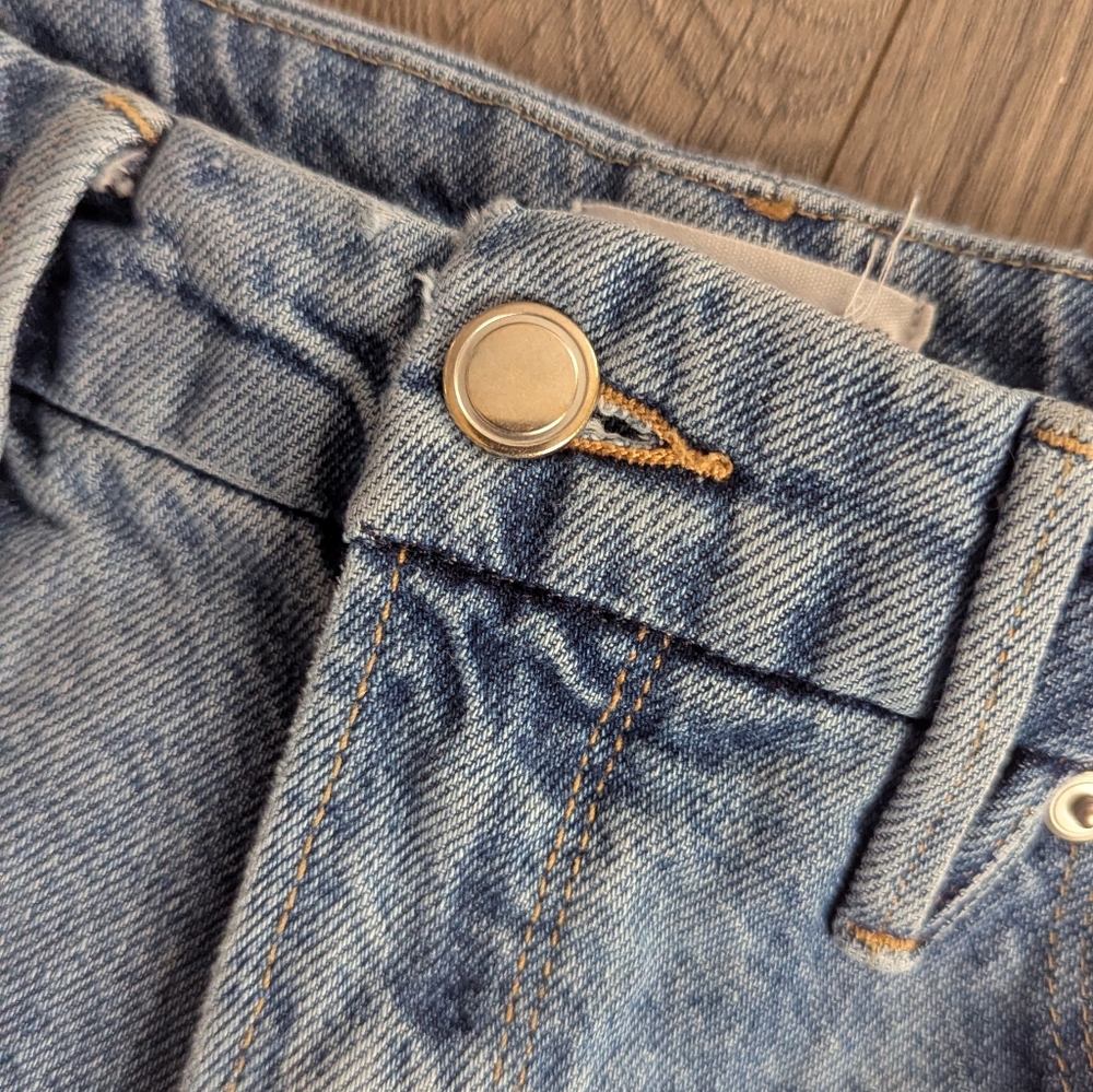 Good American High-Rise Distressed Blue Denim Jeans - Picture 5 of 10